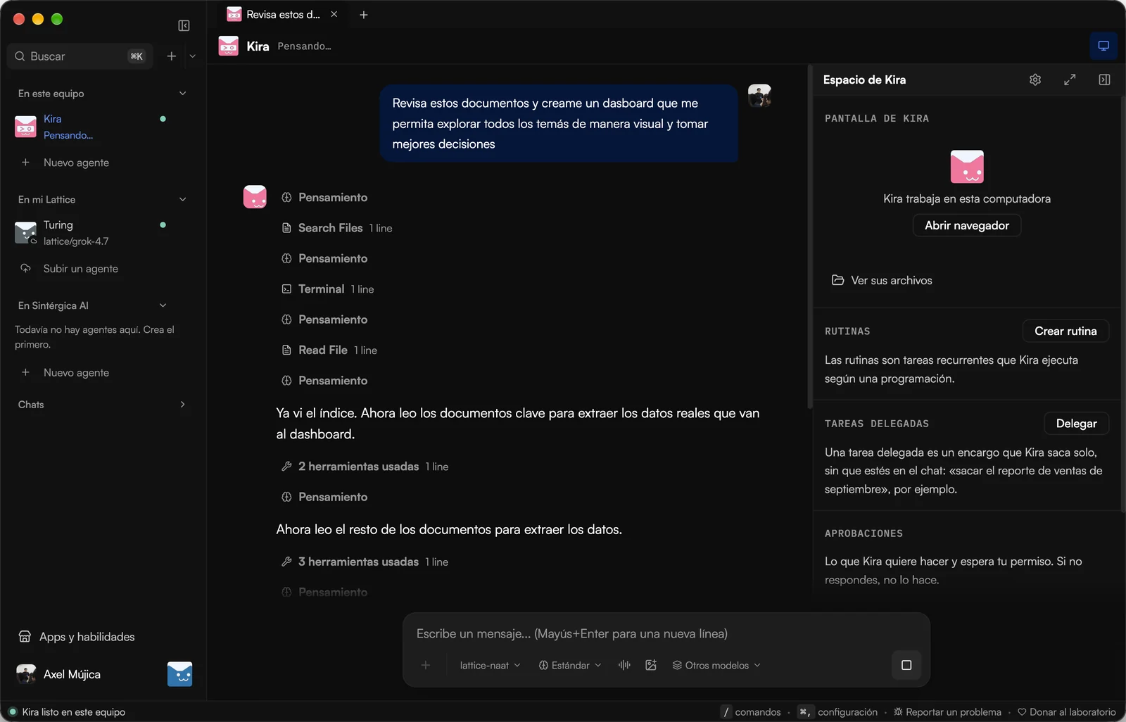 Lattice Kaná en Mac: Kira, un agente, revisa documentos para armar un tablero mientras muestra su trabajo; a la derecha, su espacio con rutinas, tareas delegadas y aprobaciones